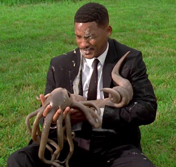 men-in-black-baby-alien-will-smith.jpeg